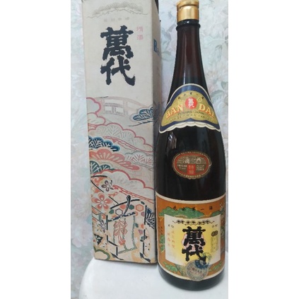 清酒空酒瓶萬代、月桂冠舊商標設計