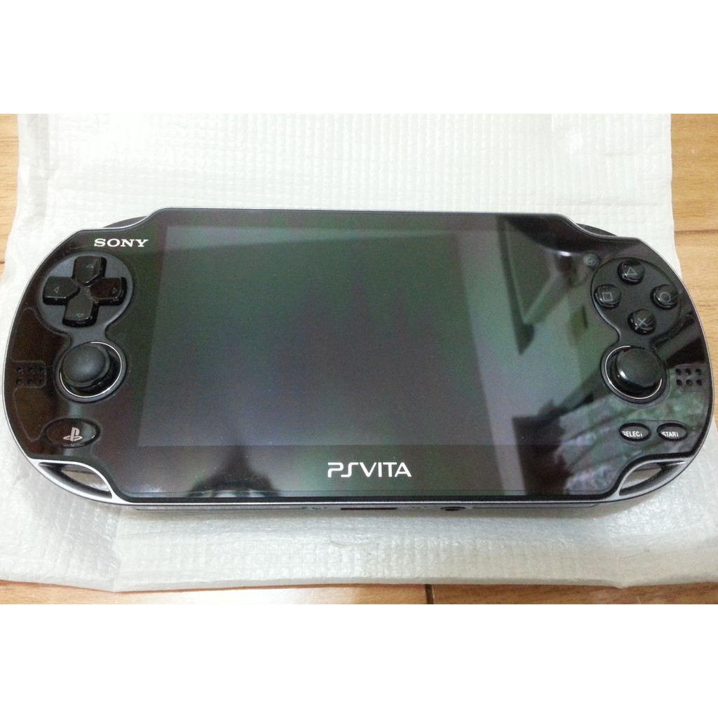 賣PS Vita 主機 (內含原廠電源線組、32G記憶卡、正面和背面保護貼、主機包裝袋)