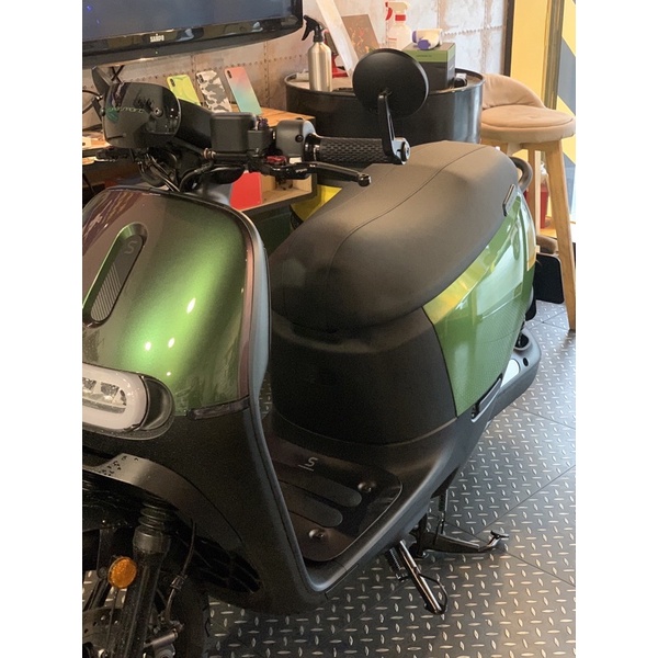 gogoro  SS 二側特殊膜料包膜#單面價格1800含施工