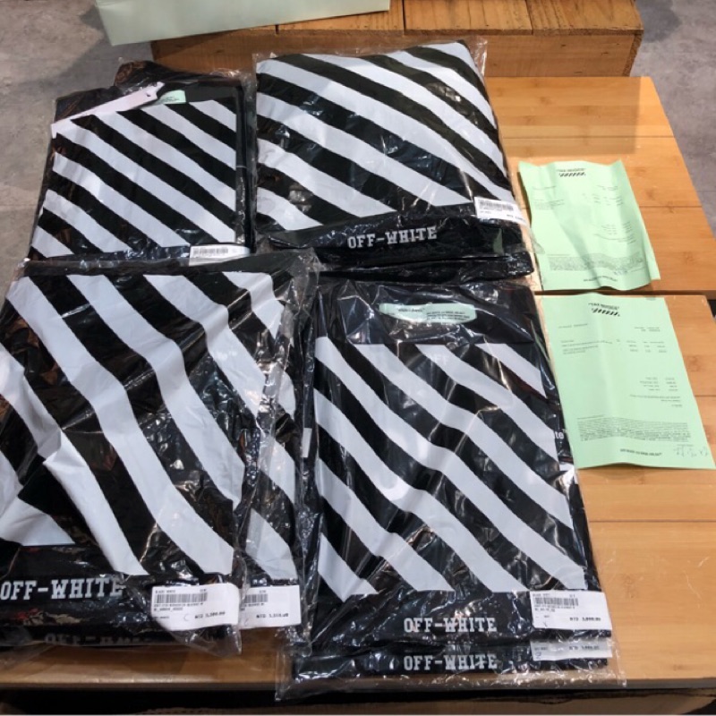 off white for all 04蒙娜麗莎 黑S帽踢 帽tee