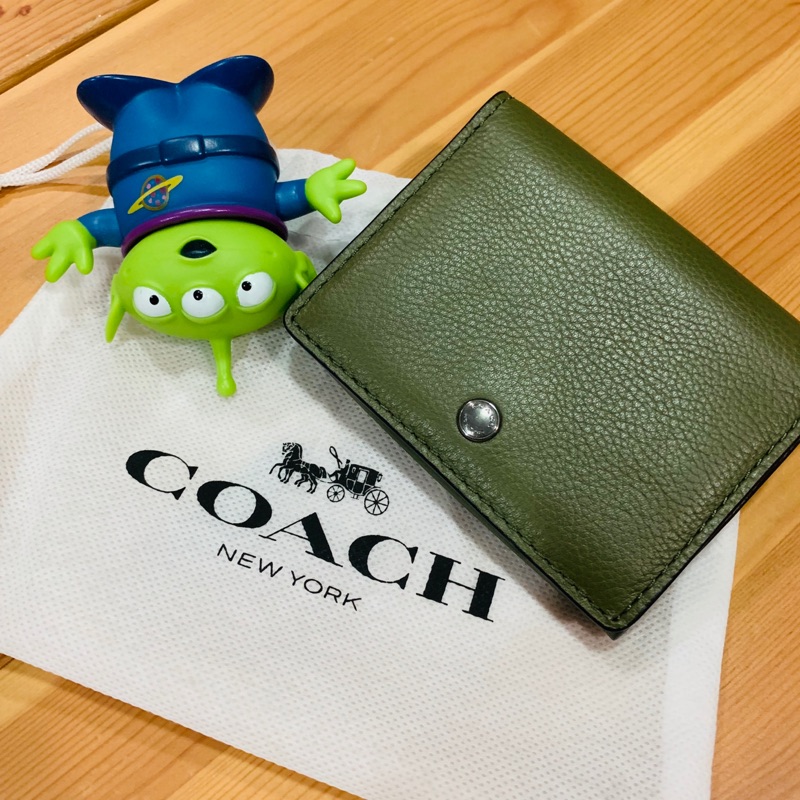 日本親自購回🇯🇵 Coach 蔻馳 全新 保證正品 質感墨綠色暗扣單層卡包 小包必備 新手入門款