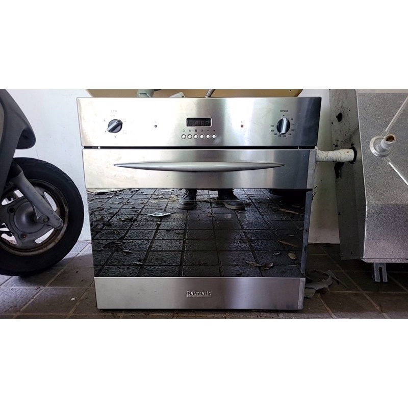 二手英國Baumatic－崁入式60公分電能多功能烤箱（BW182SS）