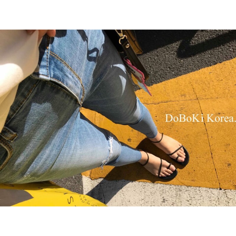 DoBoKi korea 神美窄版刷色膝割破顯瘦牛仔褲