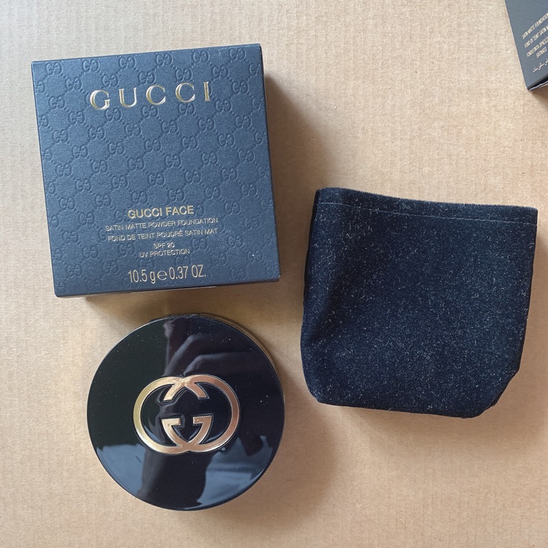 Gucci 柔滑啞緻粉餅 satin matte powder foundation SPF20 protection