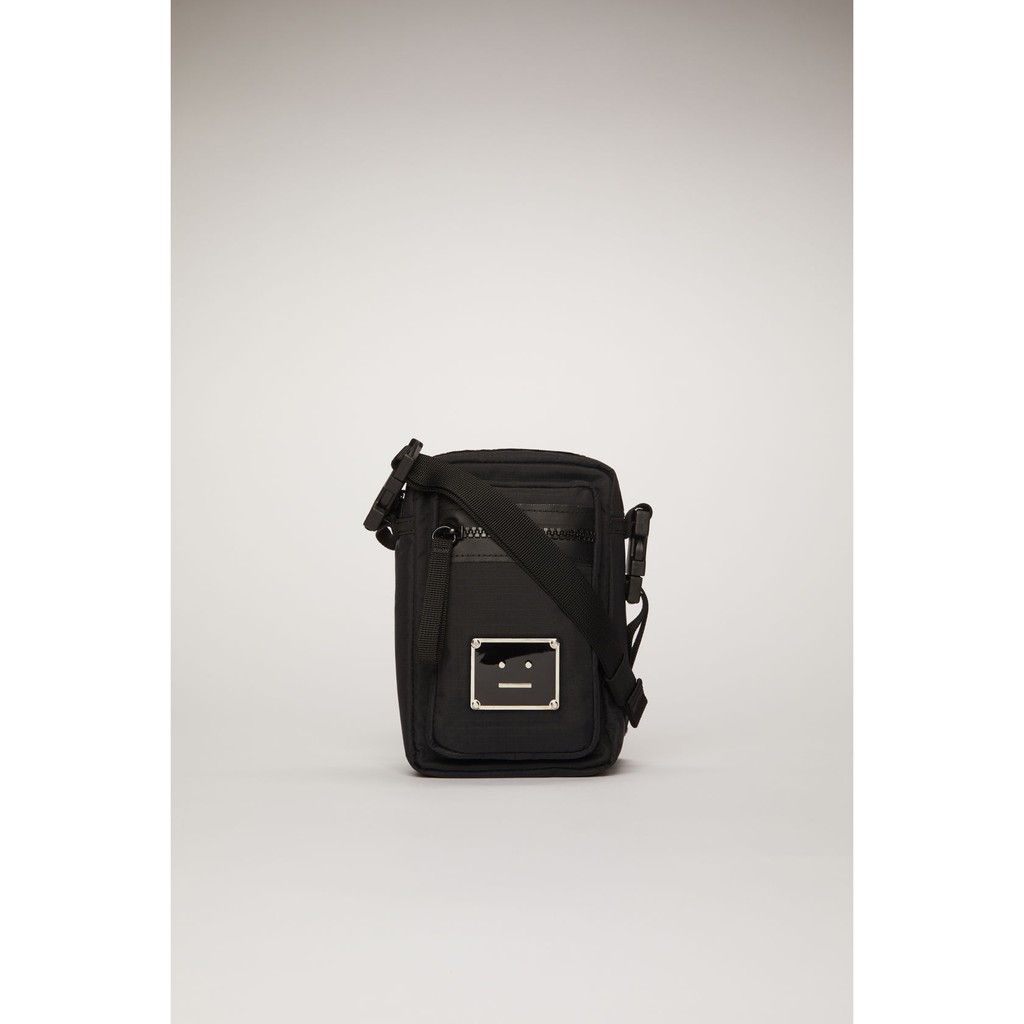 現貨【Acne Studios】新品Logo plaque pocket bag black | 蝦皮購物