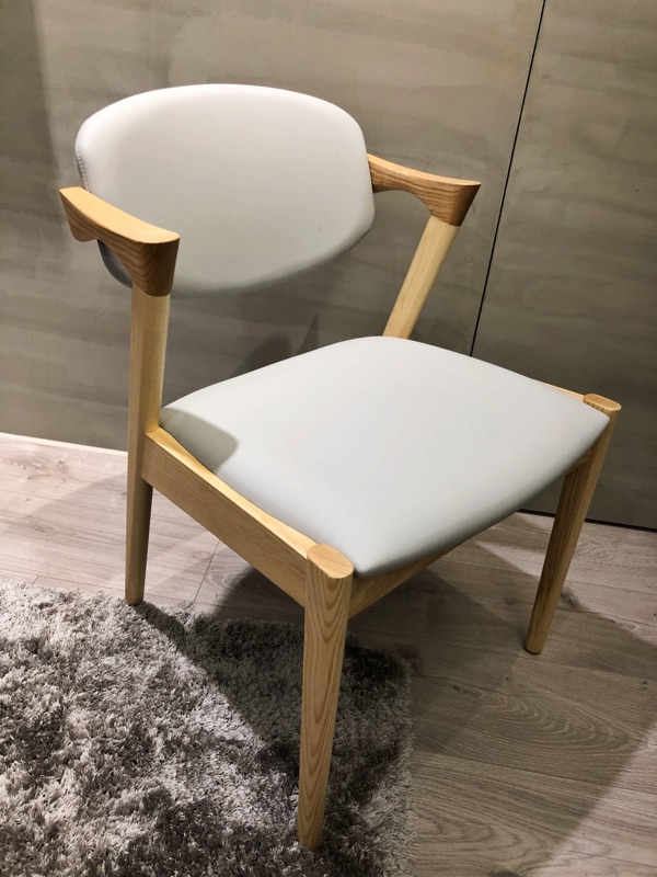 復刻近原裝Z chair宮崎椅天然梣木腳座+大象灰布面原價7500元高雄 復刻近原裝Z chair宮崎椅天然梣木腳座+大象灰布面原價7500元高雄