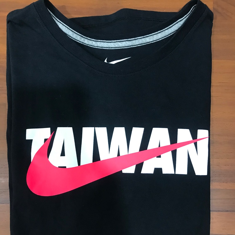 Nike taiwan短T，size:M