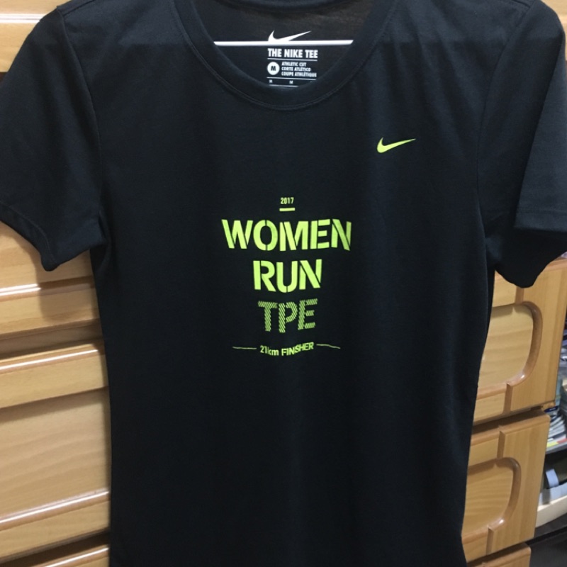 2017 Nike TPE 女子台北馬拉松 完賽T 上衣