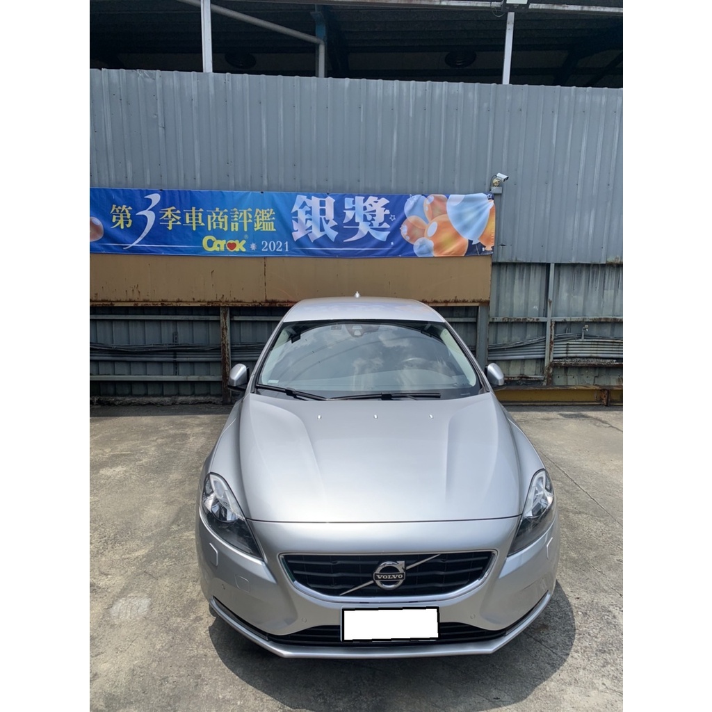 Volvo V40 豪華版的價格推薦 22年7月 比價比個夠biggo