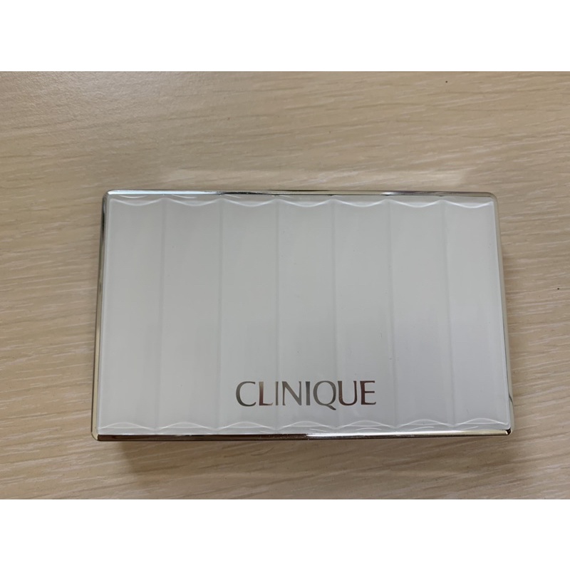 倩碧 CLINIQUE 粉餅