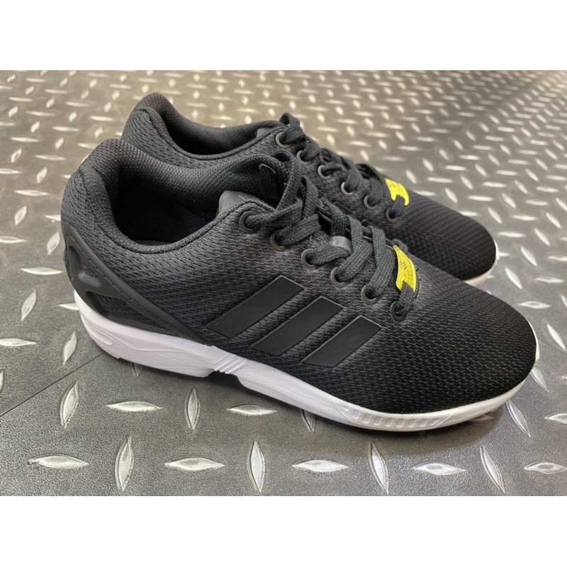 黑白 adidas ZX FLUX