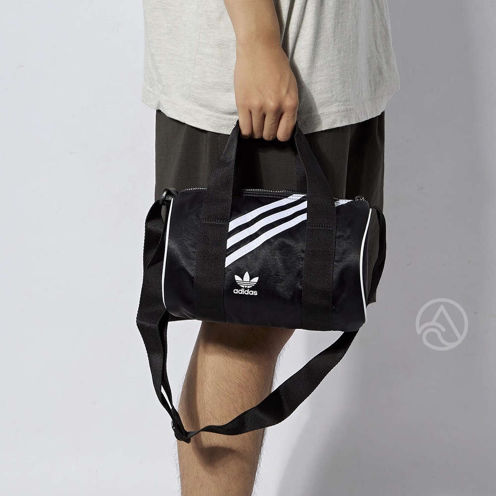 Adidas MINI D NYLON 黑休閒三葉草迷你水桶包手提包GD1646 | 蝦皮購物