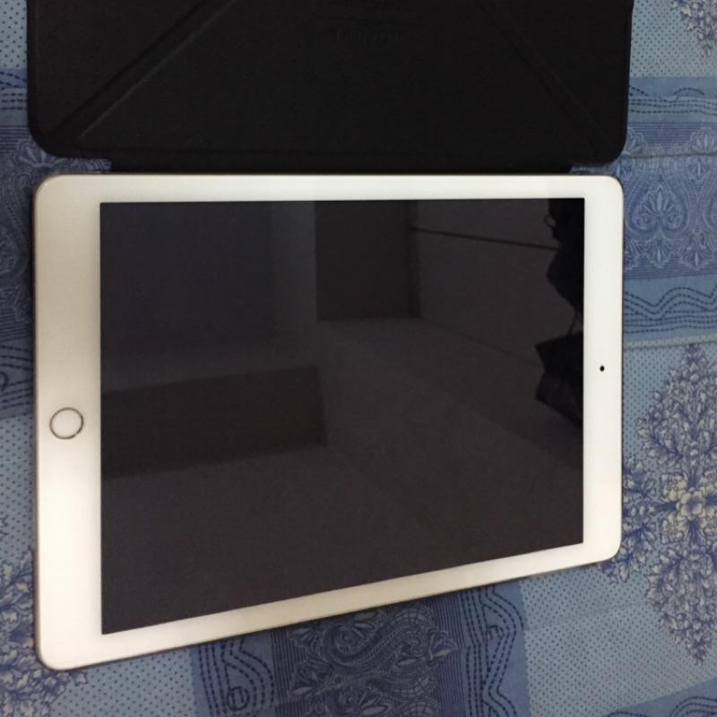 iPad Air2 64G 金色 + k380藍牙鍵盤