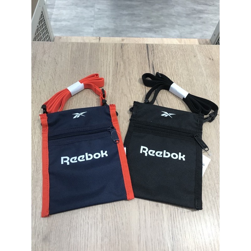 Reebok 銳步 鋭跑 側邊 背包 側背小包 小包包 藍GH0327 黑GE1354