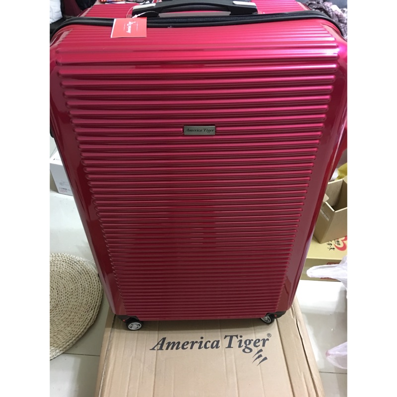 America tiger烈焰紅29寸行李箱