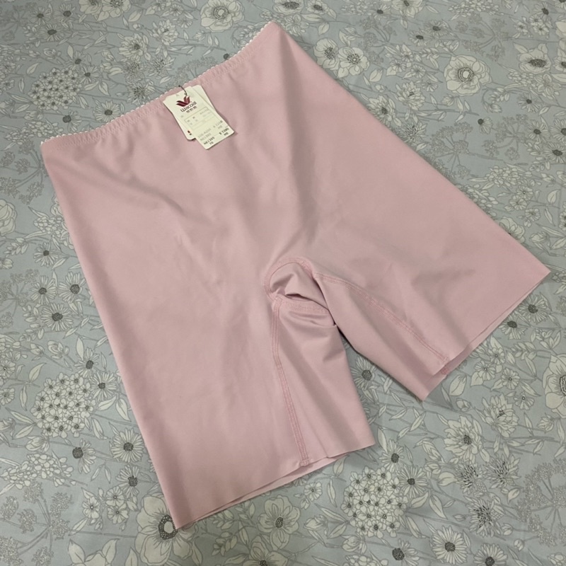 華歌爾粉色修飾褲70號(L)