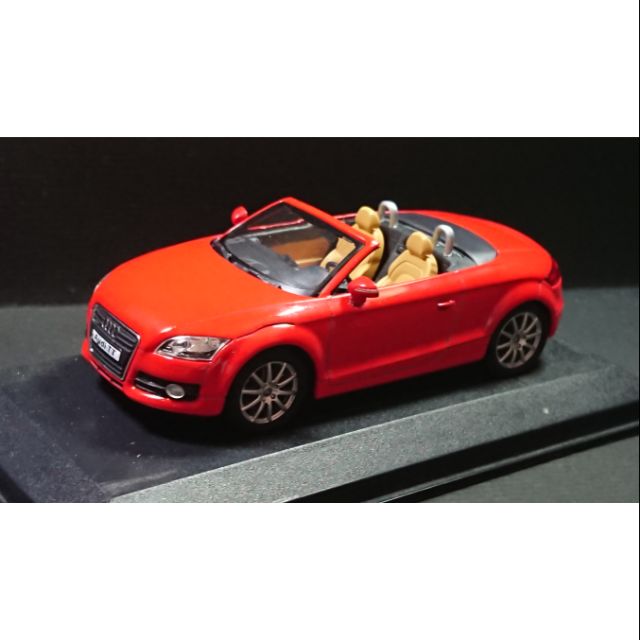【經典車坊】1/43 Audi TT Roadster II (8J) 精品模型 by Cararama 附展示盒
