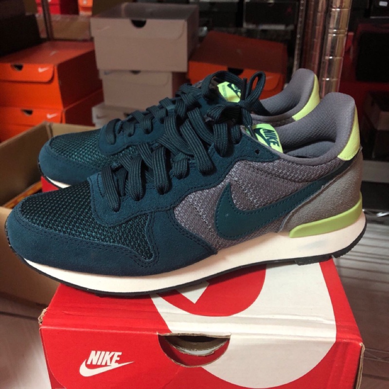 飛董] Nike Wmns Internationalist 軍綠灰復古慢跑鞋女鞋629684-406 | 蝦皮購物