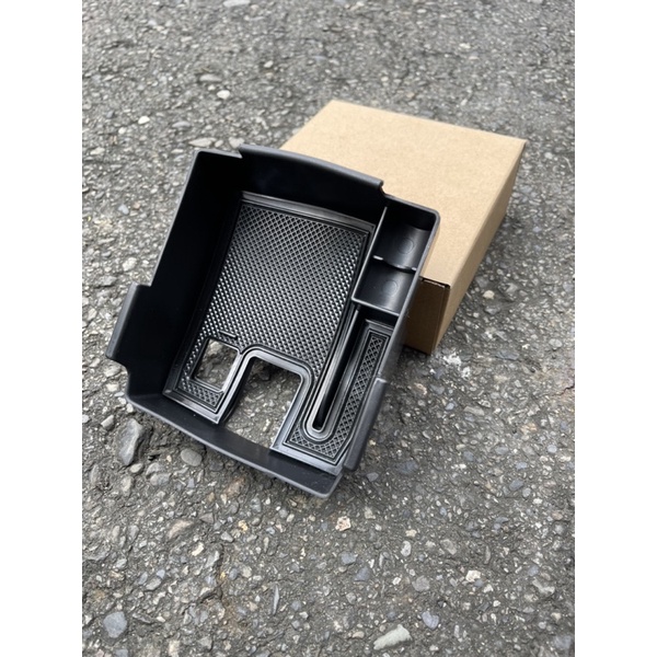 豐田 中央扶手 置物盒 儲物箱 收納 零錢盒 含止滑墊 toyota COROLLA CROSS 5專用