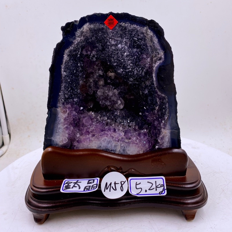 H2681 頂級巴西木型紫水晶洞  含座重：5.2kg 高23cm,寬度23cm，厚度20cm，洞深5cm （紫晶洞