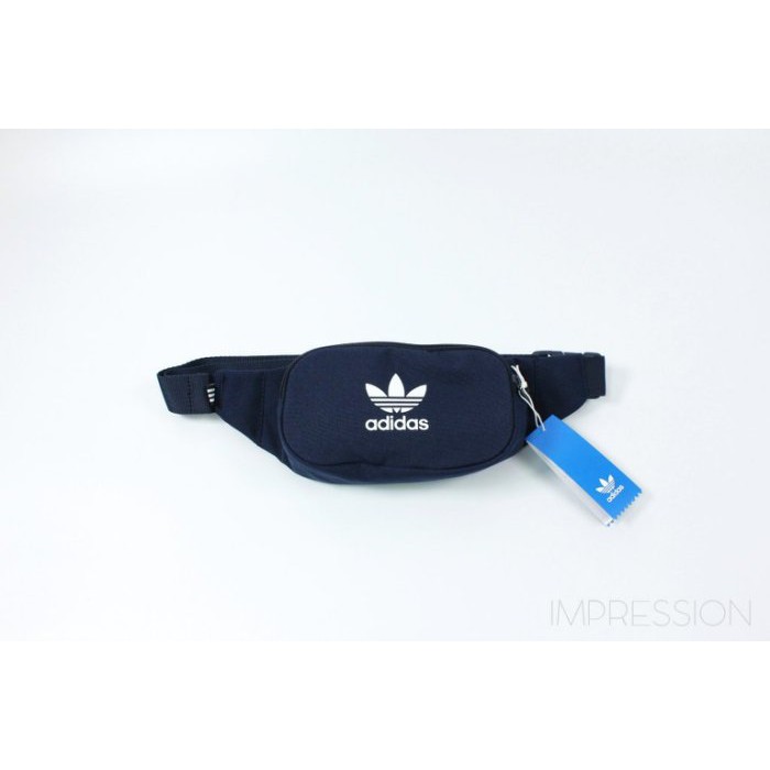 【IMPRESSION】Adidas ESSENTIAL CROSSBODY BAG 小包 腰包 GD4592 現貨