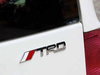 豐田銀色 / 黑色的優質 3D 修飾汽車徽章貼紙造型 TRD 金屬標誌