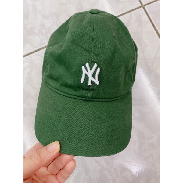韓國New Era墨綠色的帽子，韓國回來，原價買1000元，現在700元
