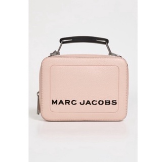 （全新現貨）Marc Jacobs 粉色x黑色 /灰色x黑色 荔枝牛皮方型The Box 20便當包 斜揹包