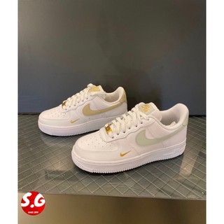 S.G WMNS NIKE AIR FORCE 1 07 奶茶 金勾 卡其 女休閒 小金勾 低筒 CZ0270-105
