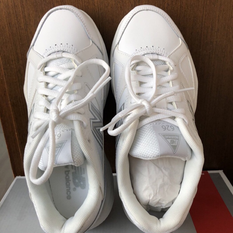 ❤️全新New Balance 626白色多功能性運動鞋 球鞋 學生鞋22.5cm～57折出清