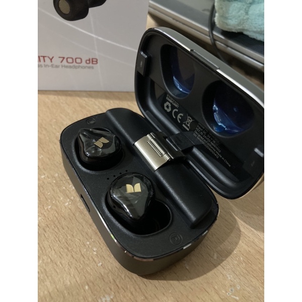 Monster  Clarity 700dB