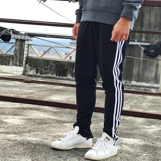 adidas m id tiro class