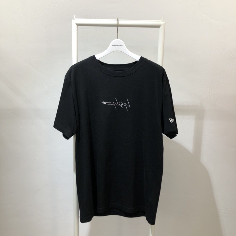 Yohji Yamamoto x New Era 黑色塗鴉短袖上衣