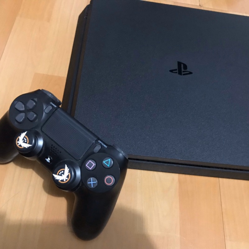 二手《PS4遊戲主機》Slim 黑 500GB 附贈遊戲片*2