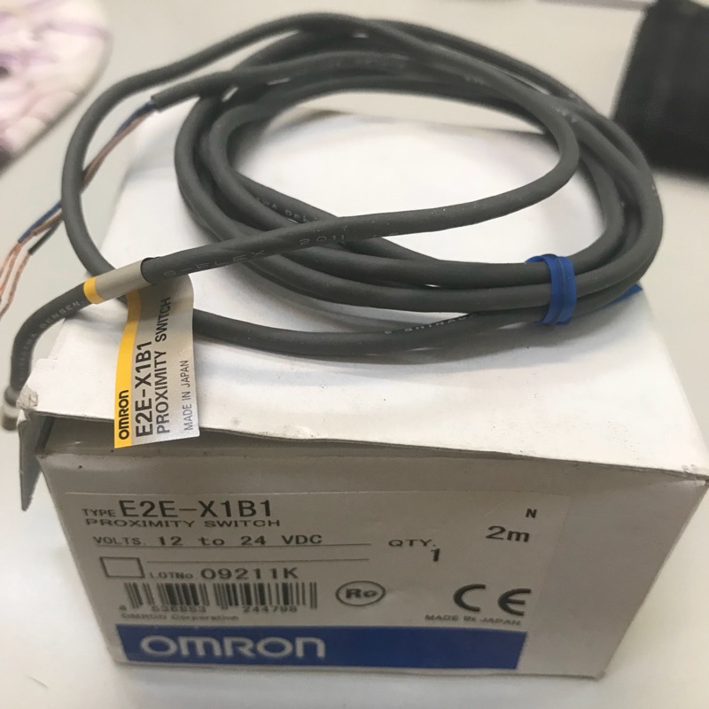 OMRON  E2E-X1B1 感測器
