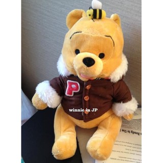 Winnie in JP‧日本東京迪士尼Disney小熊維尼頭上停蜜蜂夾克背心絨毛玩偶 現貨990