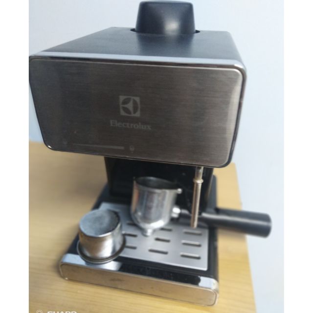 2手Electrolux 伊萊克斯 EES1504K 義式咖啡機 蒸氣打奶泡功能送壓棒