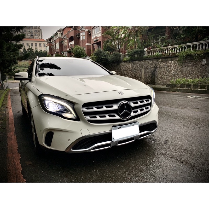 2017 Benz GLA200d 總代理 實車實價 無待修無事故 賣99.8萬