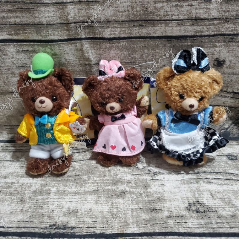 《黛西百貨》東京迪士尼 UniBEARsity 愛麗絲 系列 瘋帽子 撲克 圍裙 變裝 大學熊 珠鍊 吊飾 娃娃