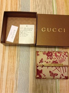 便宜賣$4000元~保證正品 Gucci 古馳 粉紅緹花布 雙面實用短夾