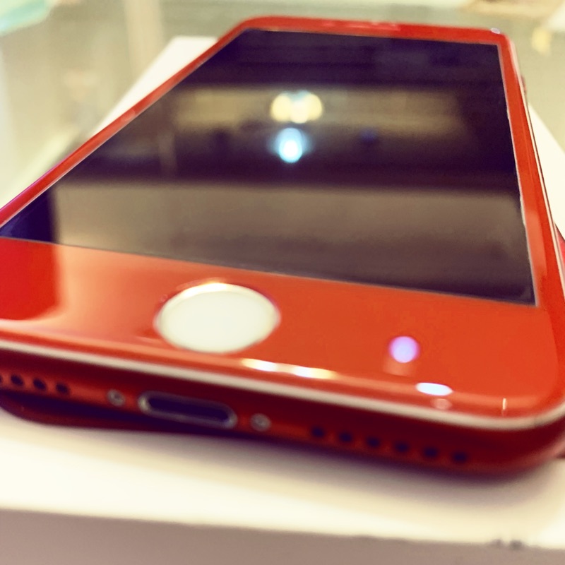 9.5極新iphone7 128g絕版限量紅 盒序ㄧ樣 無拆修過 功能正常 電量佳 台灣公司貨 =7500