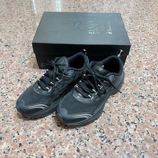 FILA中性款 男女款 黑色運動鞋慢跑鞋（尺寸25）