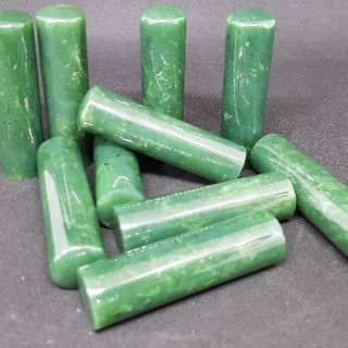 加拿大碧玉圓形印章， 尺寸: 19mm直徑 × 60mm 長度(3倉)碧玉，水晶，翡翠，飾品，耳環，項鍊，手鍊