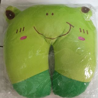 蛙蛙造型的超可愛頸枕
