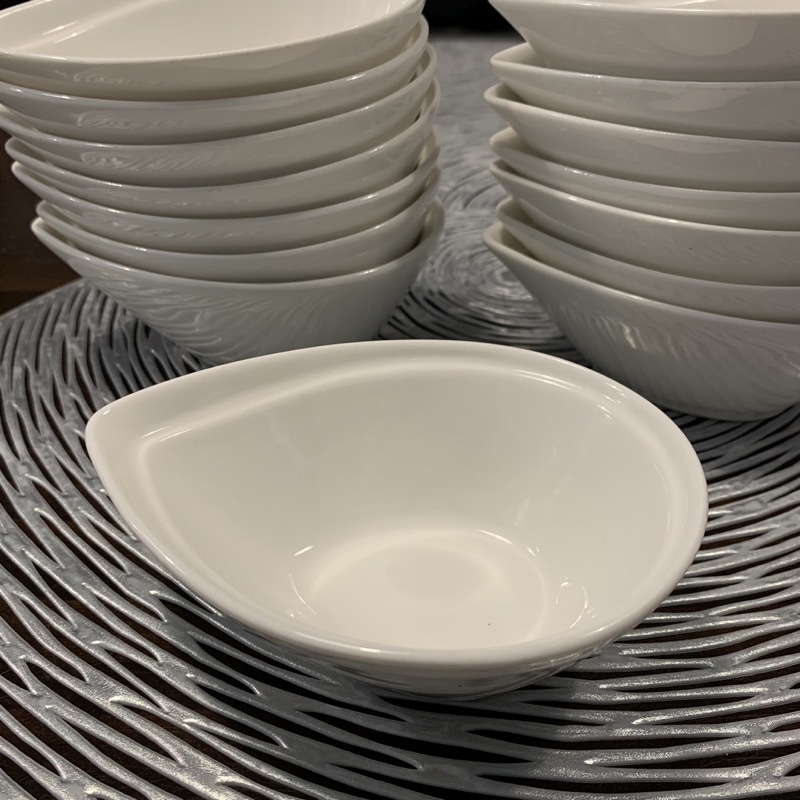 二手-水滴狀小碗、白色陶瓷碗、碗、沾醬碗、沾醬白色碗