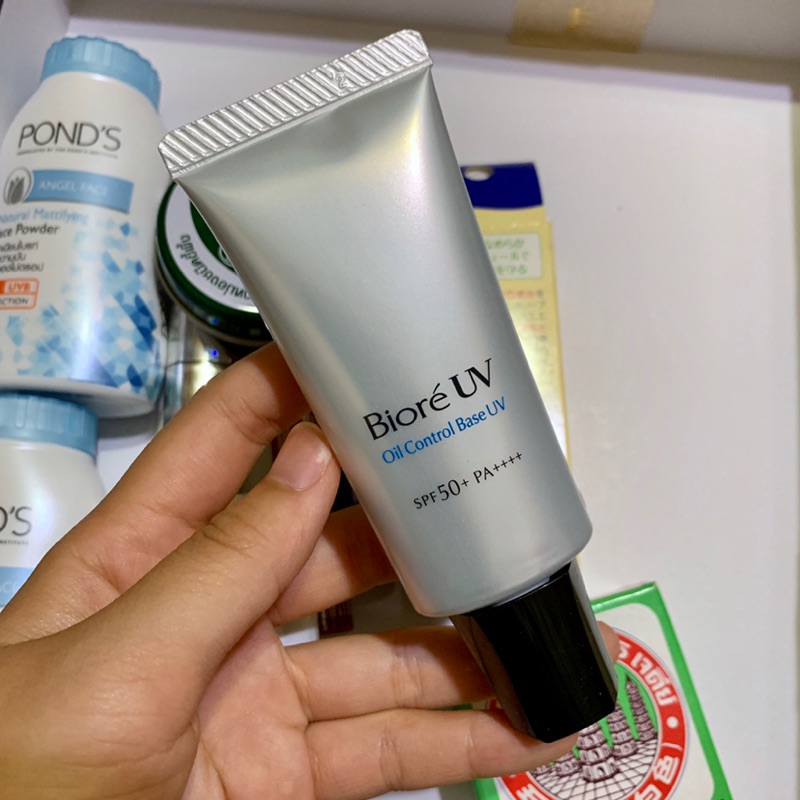 Biore 零油光隔離凝乳 UVSPF50+