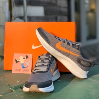 MARIANA🧜‍♂️ NIKE Runallday 2 慢跑鞋 男 輕量 透氣 避震 灰 白CD0223-004
