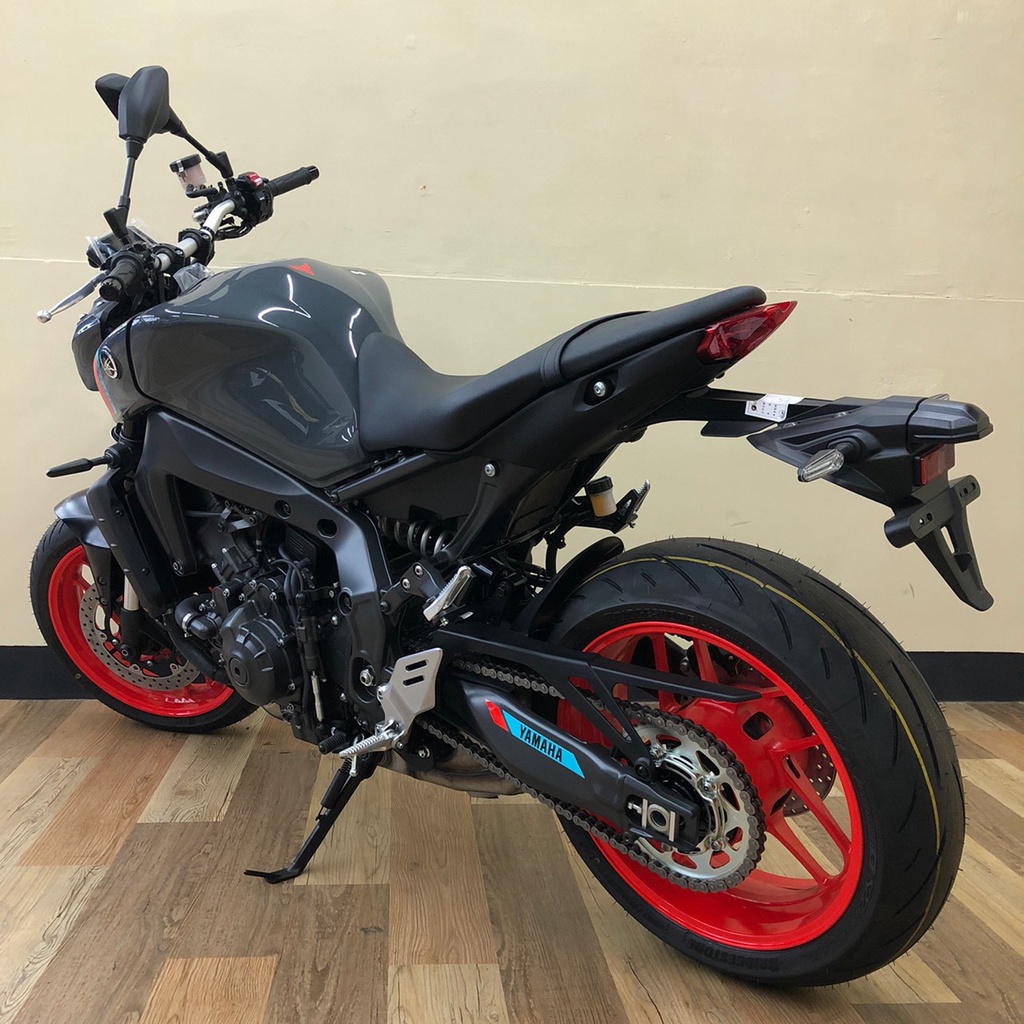 售 21 新車yamaha 山葉new Mt 09 Abs 飛翔重車 三民店 可車換車mt09 灰紅牌 蝦皮購物