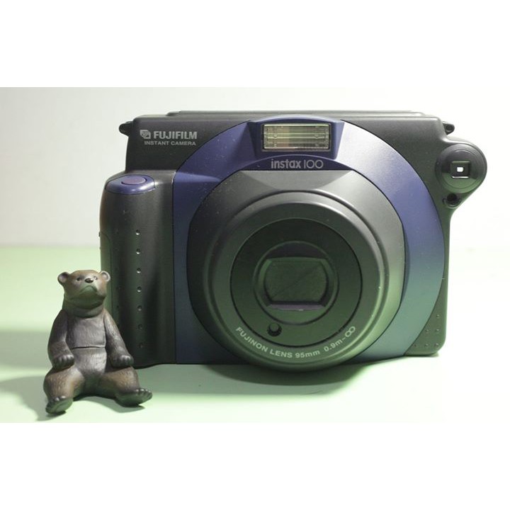 Fujifilm instax wide 100 寛版拍立得,含背帶及四顆電池及一卷新鮮拍立底片