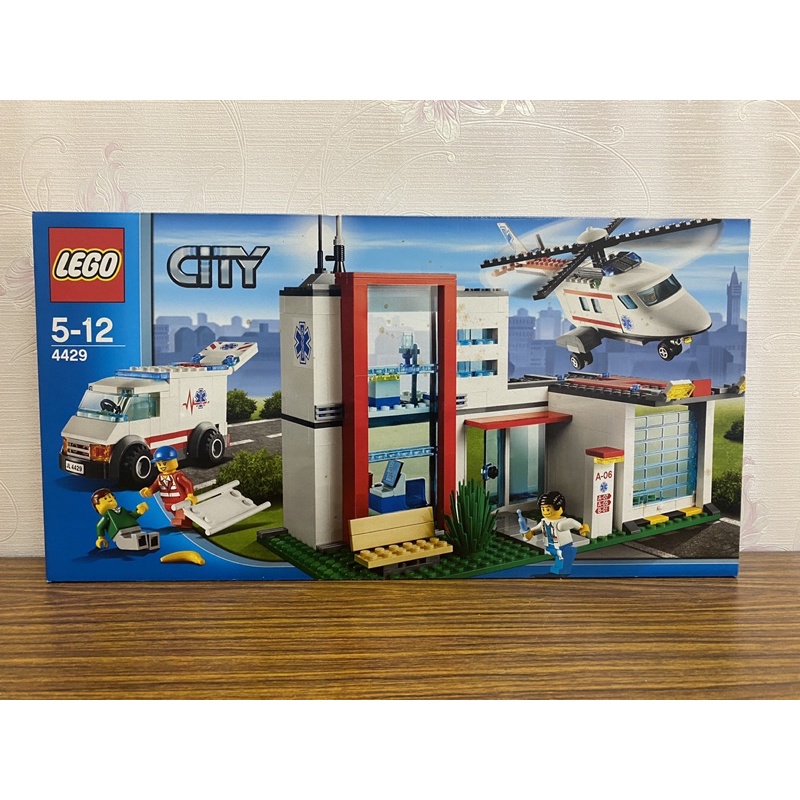 限郵寄「翻滾樂高」LEGO 4429 城市系列 直升機救援醫院 全新未拆 盒面有黃斑
